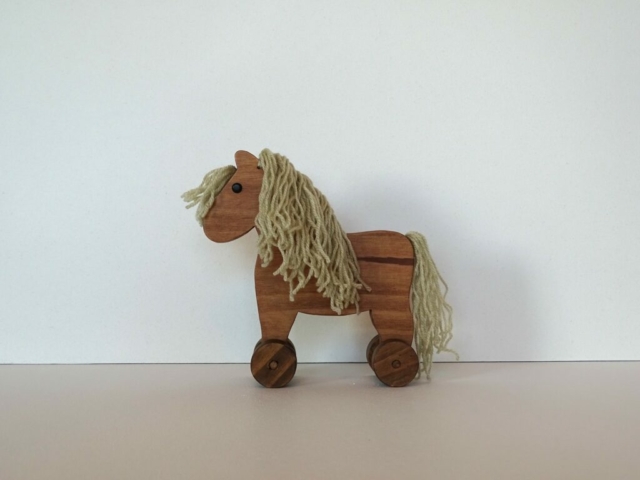 Cheval à roulettes